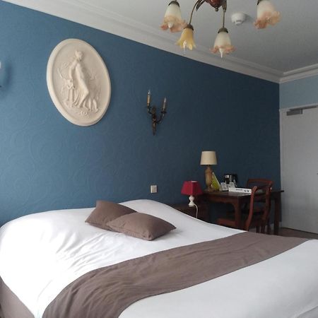 Hostellerie Saint Martin- Logis Hotel Et Restaurant Creully sur Seulles Ngoại thất bức ảnh