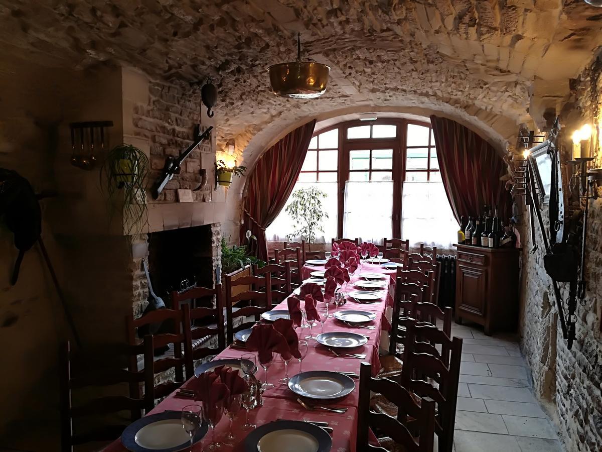 Hostellerie Saint Martin- Logis Hotel Et Restaurant Creully sur Seulles Ngoại thất bức ảnh
