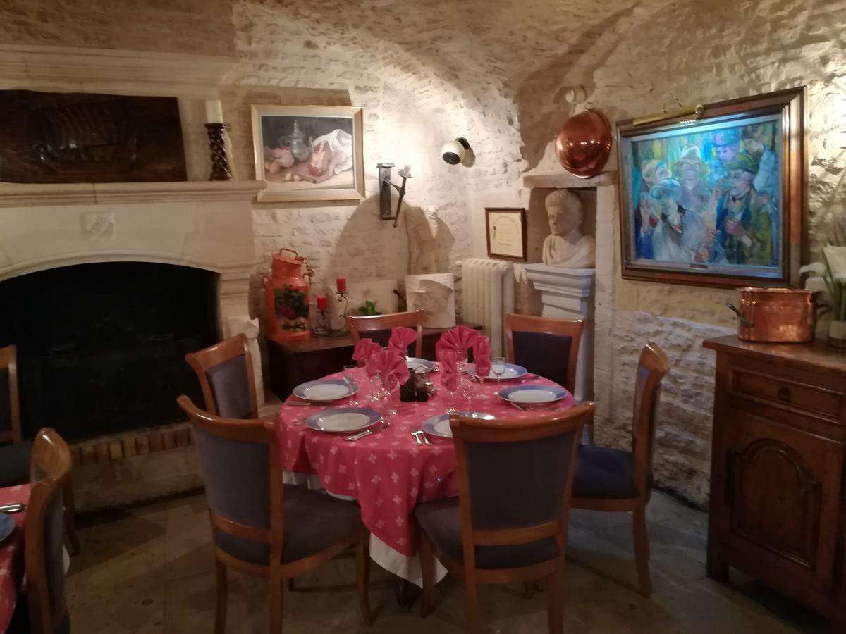 Hostellerie Saint Martin- Logis Hotel Et Restaurant Creully sur Seulles Ngoại thất bức ảnh