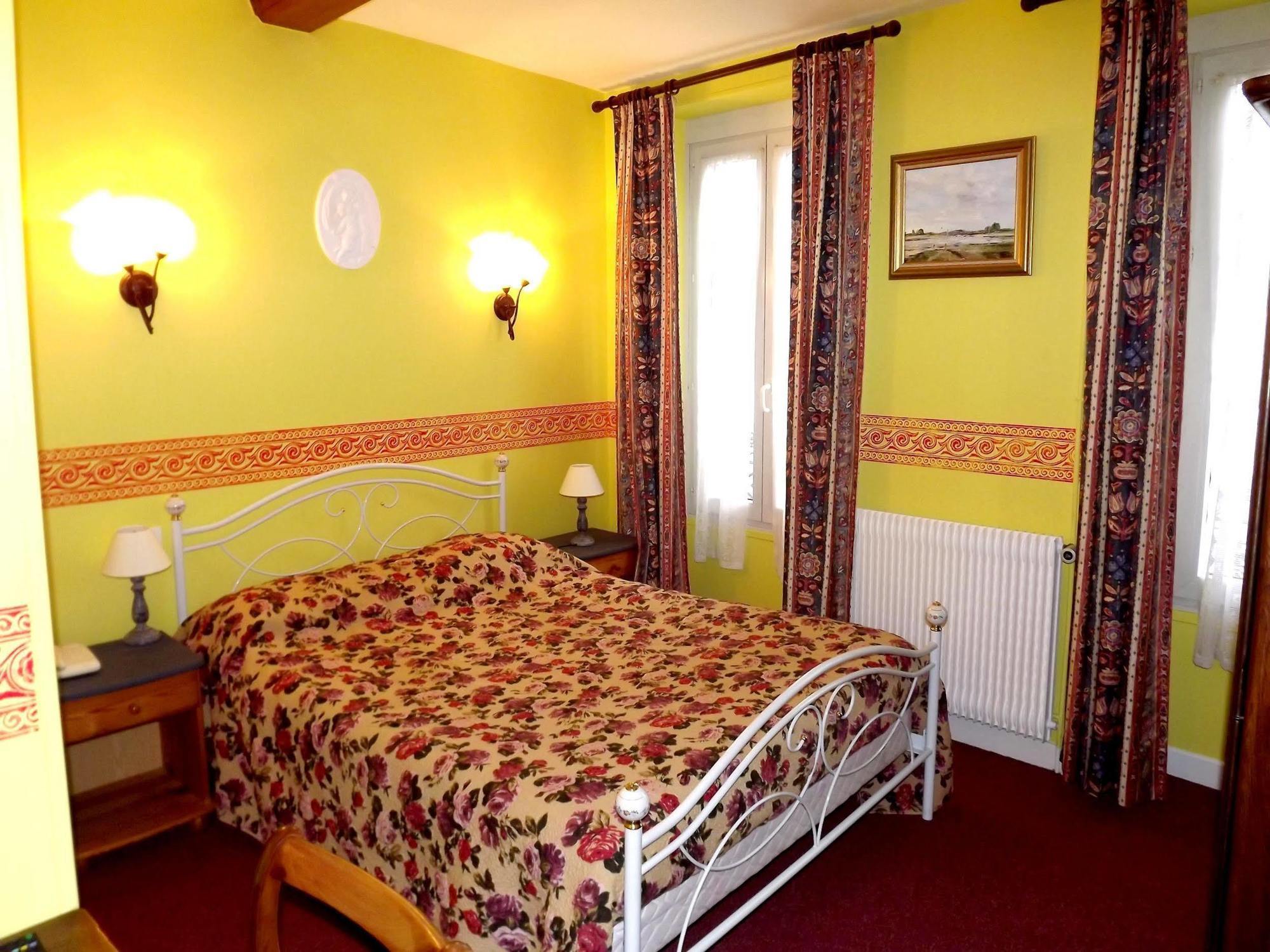 Hostellerie Saint Martin- Logis Hotel Et Restaurant Creully sur Seulles Ngoại thất bức ảnh