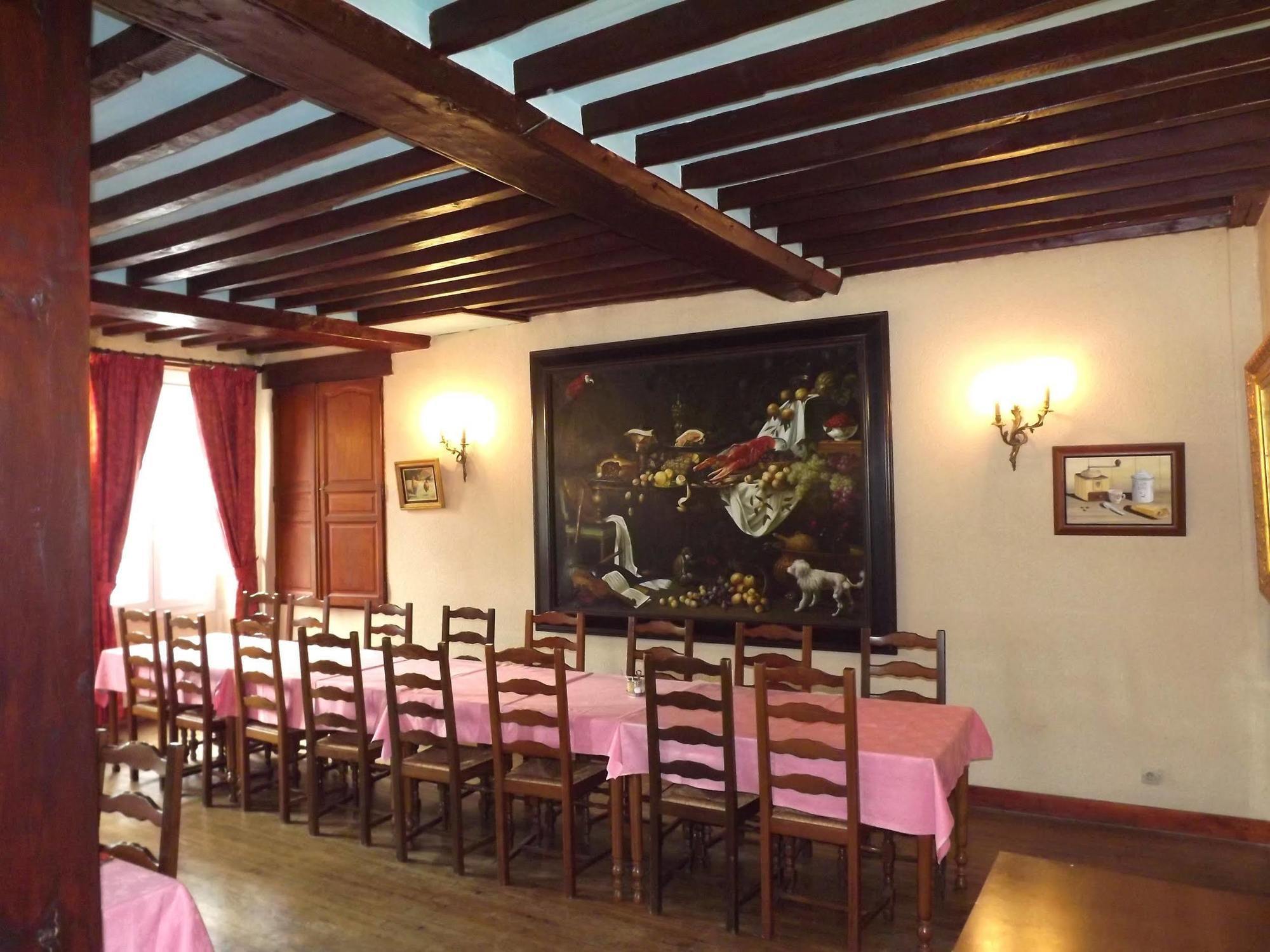 Hostellerie Saint Martin- Logis Hotel Et Restaurant Creully sur Seulles Ngoại thất bức ảnh