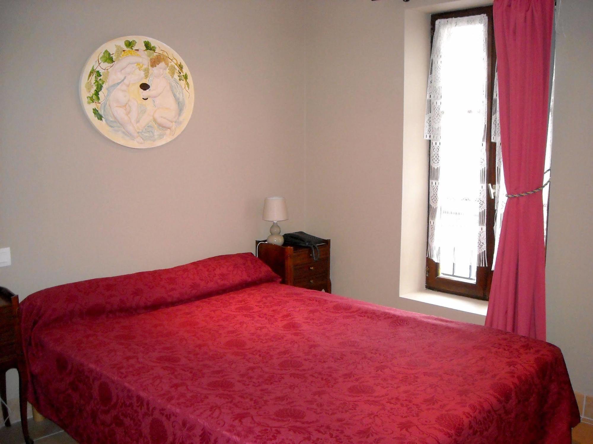 Hostellerie Saint Martin- Logis Hotel Et Restaurant Creully sur Seulles Ngoại thất bức ảnh