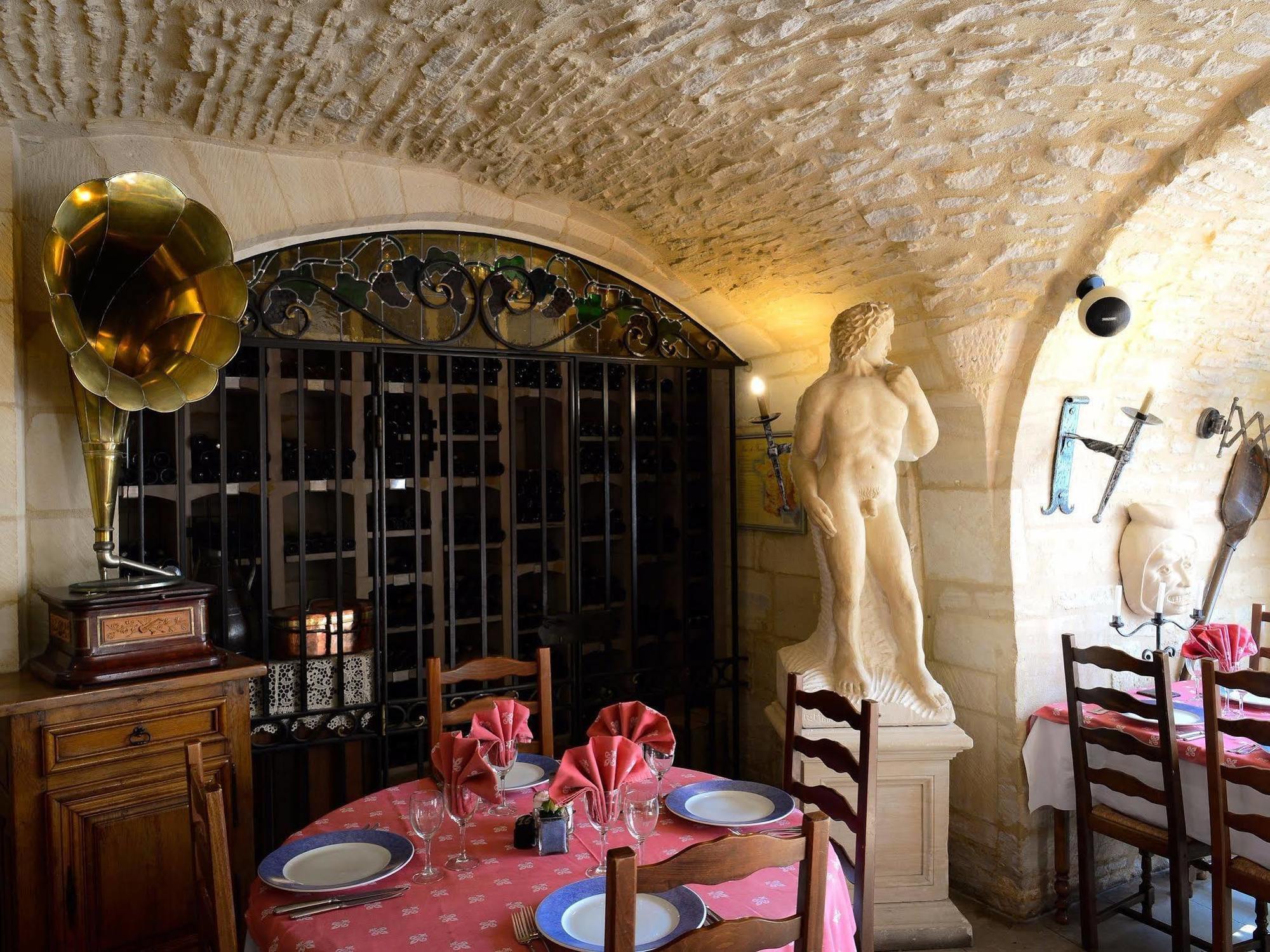 Hostellerie Saint Martin- Logis Hotel Et Restaurant Creully sur Seulles Ngoại thất bức ảnh
